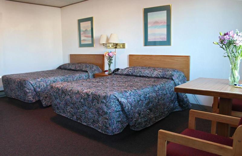 Budget Host Crestview Inn image