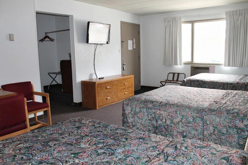 Budget Host Crestview Inn image