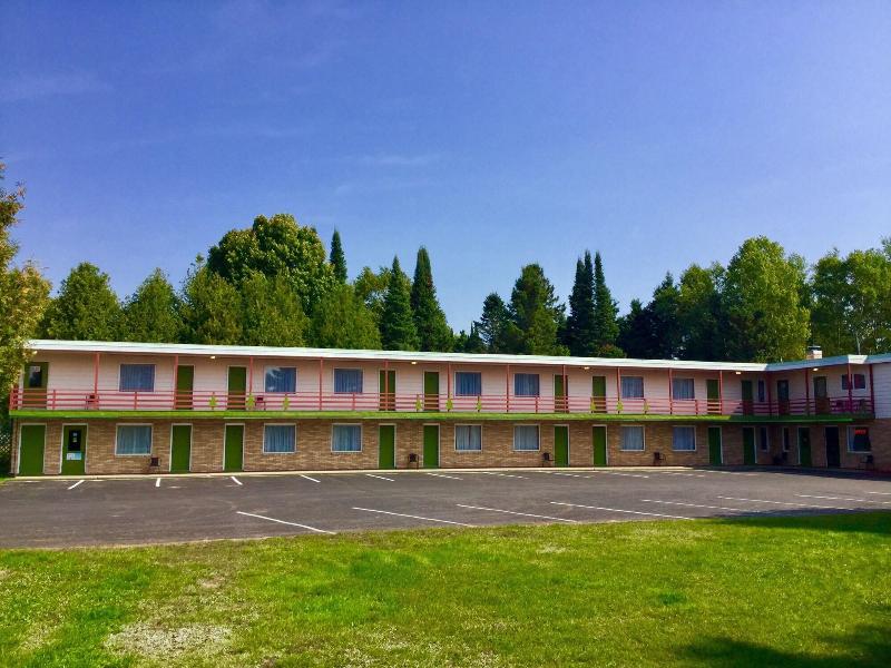 Cedars Motel image