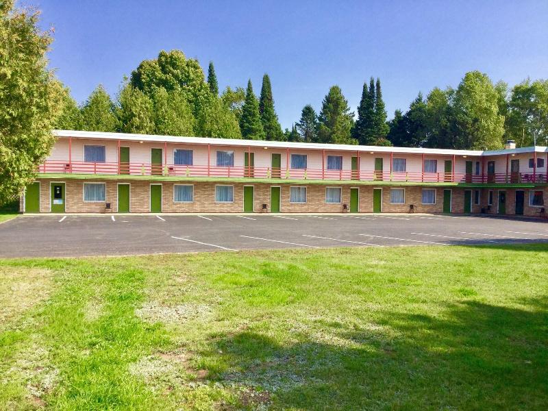 Cedars Motel image