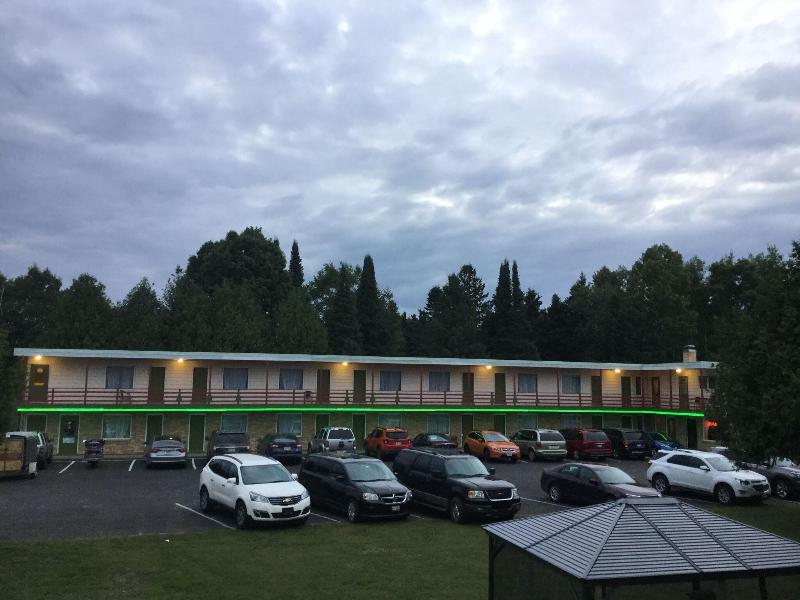 Cedars Motel image