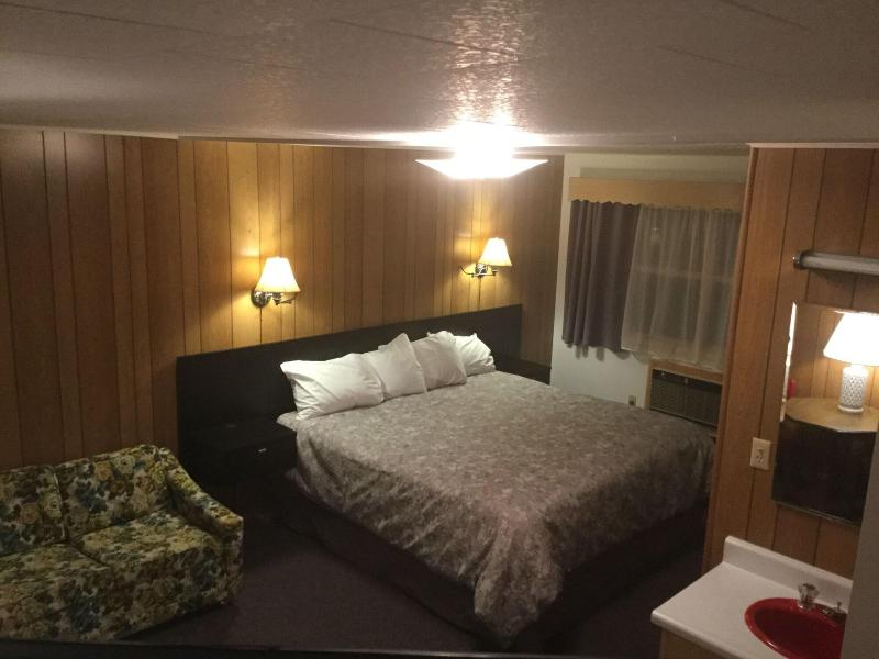 Cedars Motel image