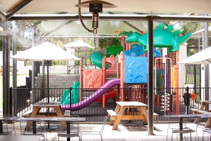 Bateau Bay Hotel image