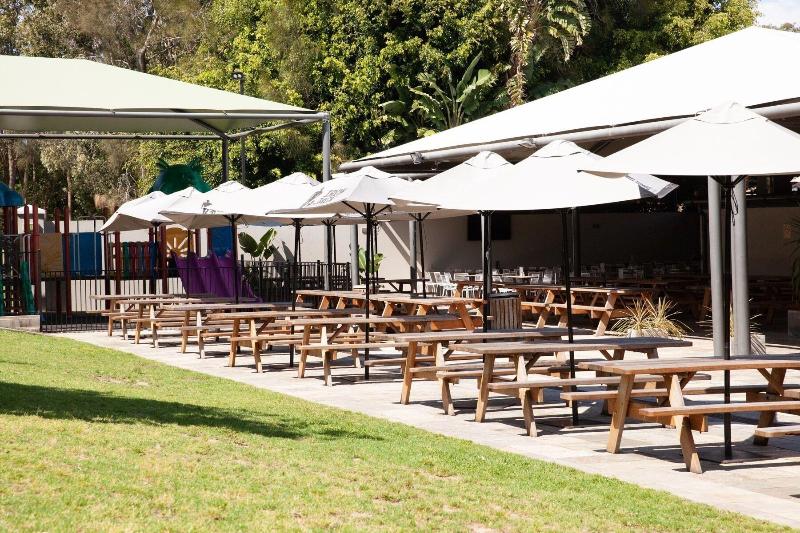 Bateau Bay Hotel image
