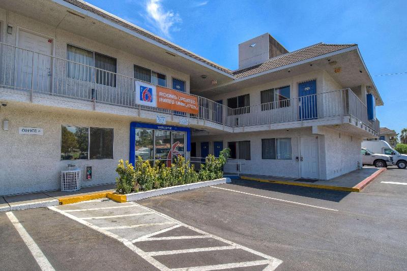 Motel 6 Jurupa Valley, CA - Riverside West image