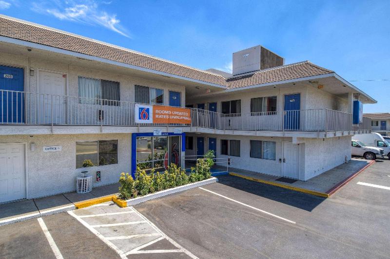 Motel 6 Jurupa Valley, CA - Riverside West image