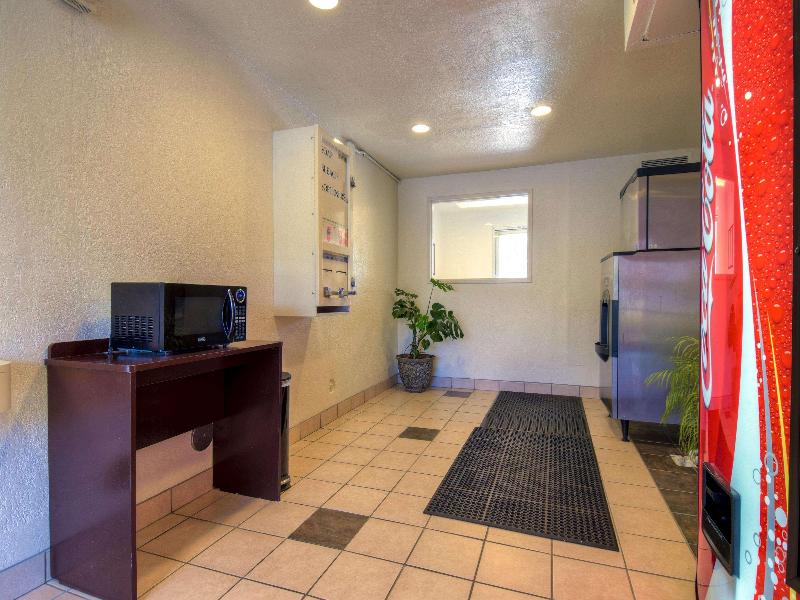 Motel 6 Jurupa Valley, CA - Riverside West image