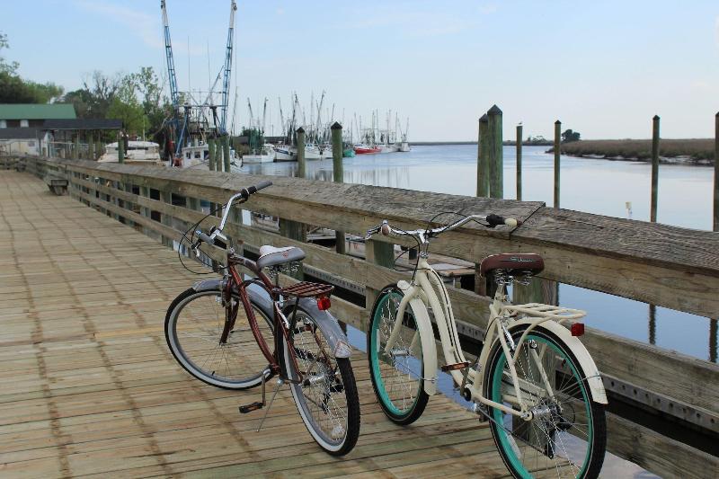Darien Waterfront Inn image
