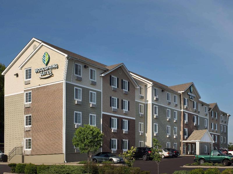 Woodspring Suites Kansas City Mission image