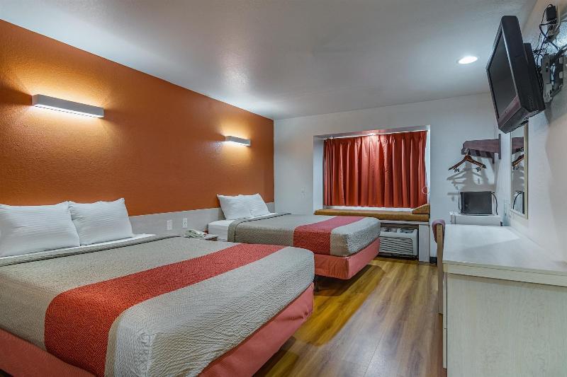 Motel 6 Mcalester, OK image