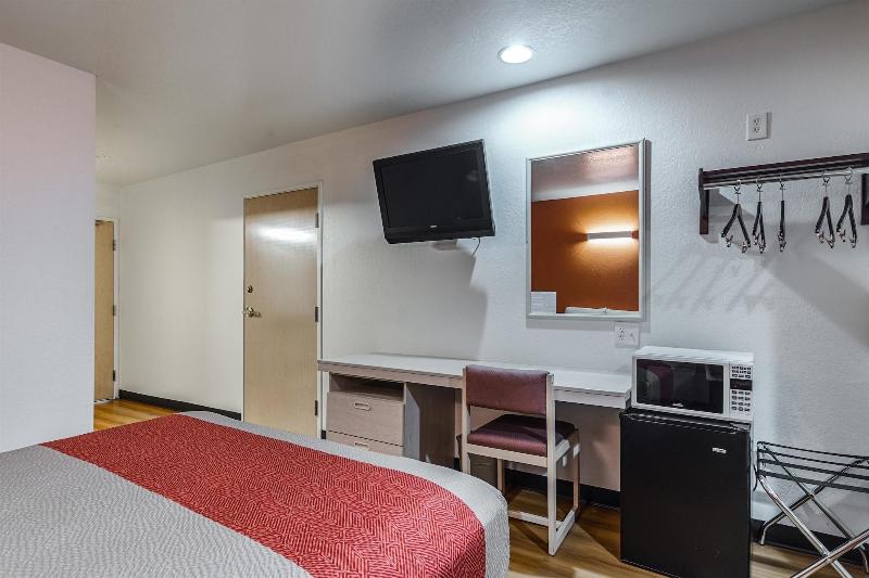 Motel 6 Mcalester, OK image