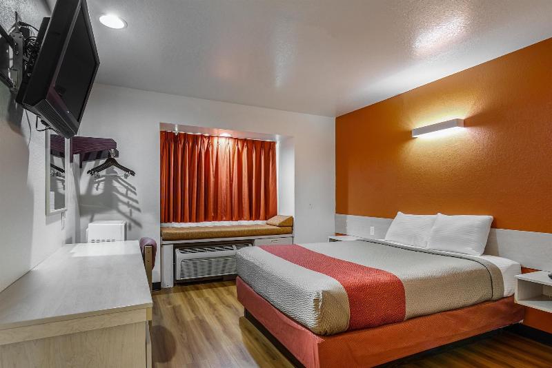 Motel 6 Mcalester, OK image