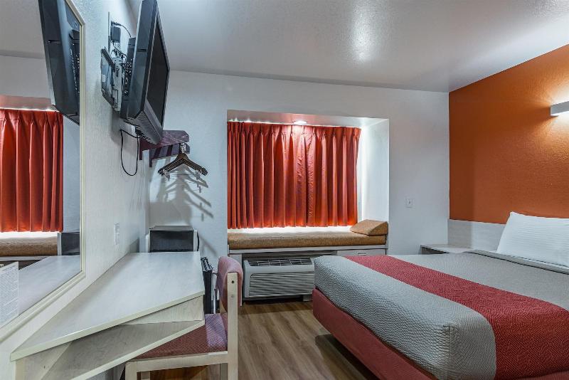 Motel 6 Mcalester, OK image
