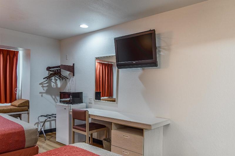 Motel 6 Mcalester, OK image