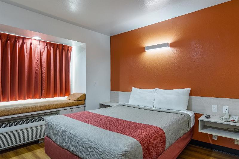 Motel 6 Mcalester, OK image