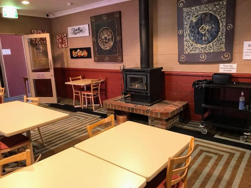 Cottonwood Lodge image