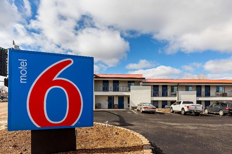 Motel 6 Show Low, AZ image