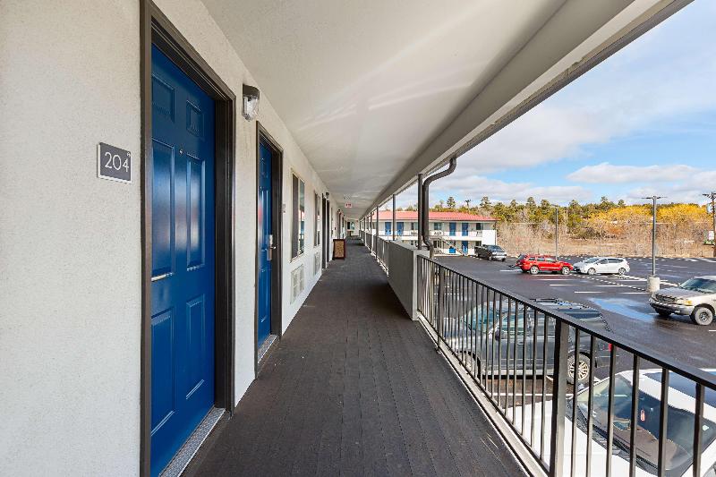 Motel 6 Show Low, AZ image