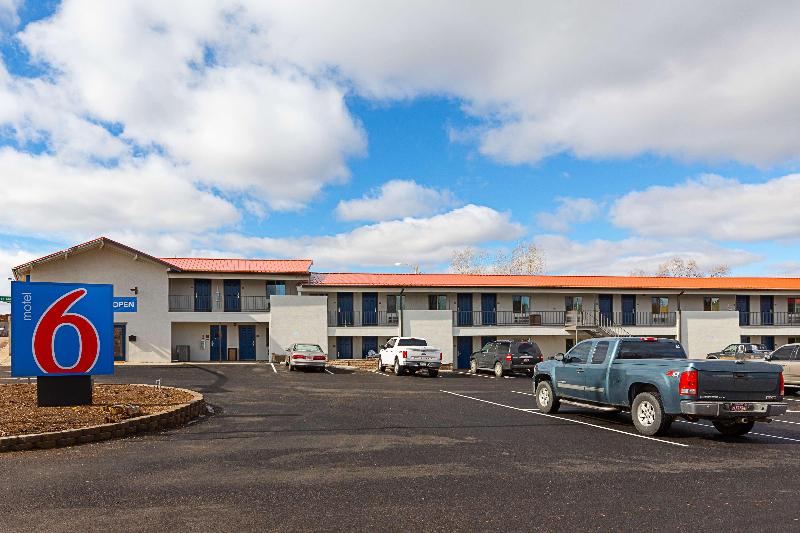 Motel 6 Show Low, AZ image
