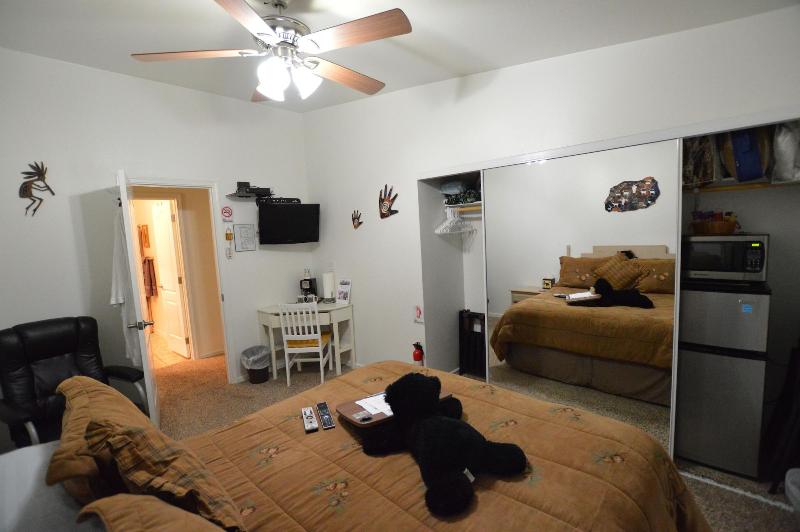 The Bear's Den B&B image