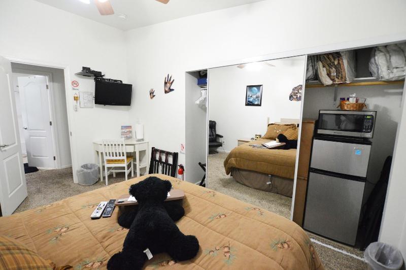 The Bear's Den B&B image