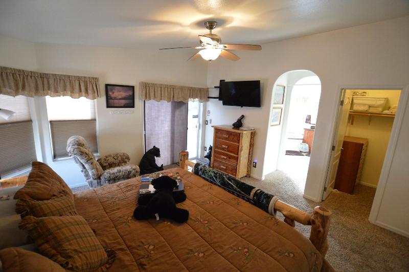 The Bear's Den B&B image
