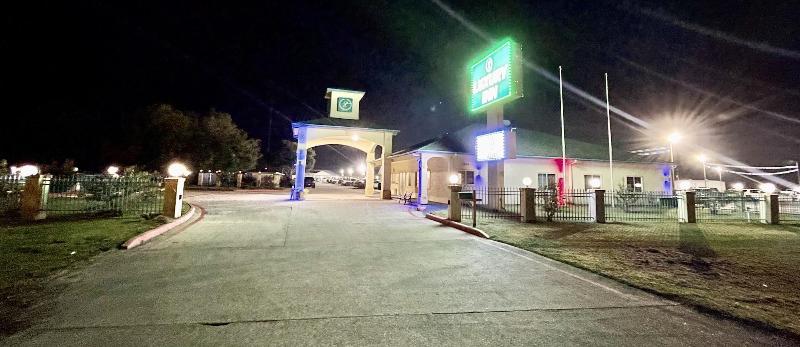 Luxury Inn & Suites Liberty image