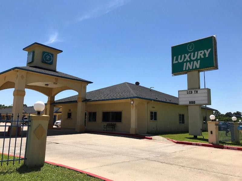 Luxury Inn & Suites Liberty image