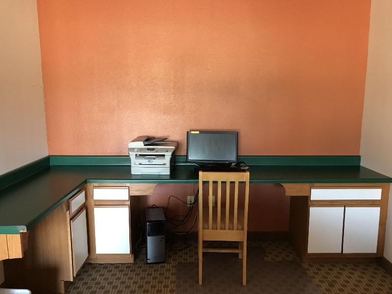 Luxury Inn & Suites Liberty image