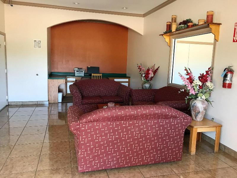 Luxury Inn & Suites Liberty image