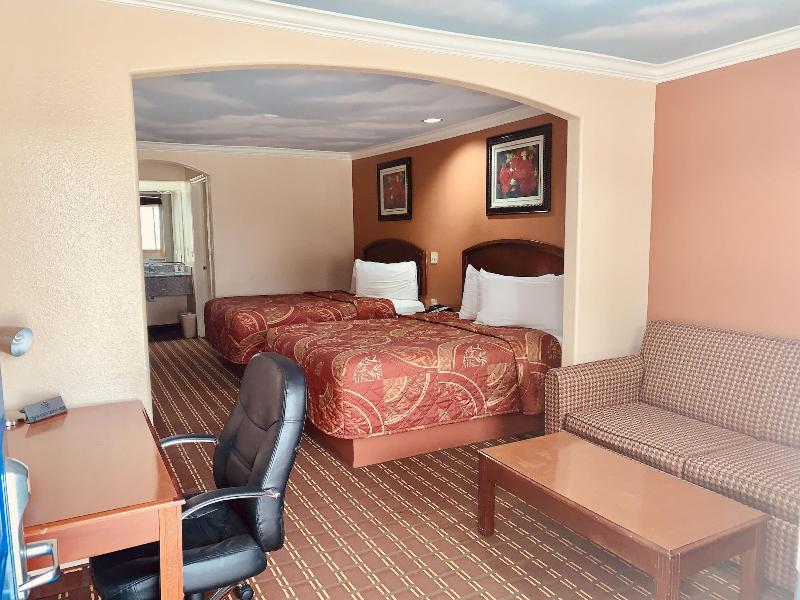 Luxury Inn & Suites Liberty image