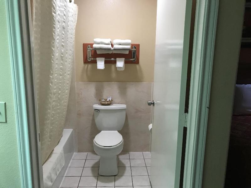 Luxury Inn & Suites Liberty image