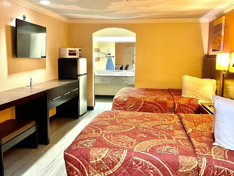 Luxury Inn & Suites Liberty image