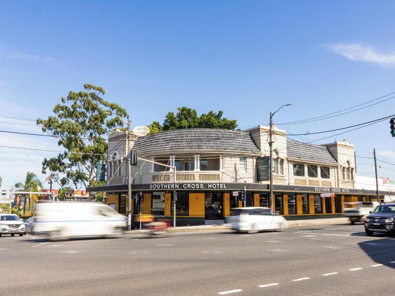 Southern Cross Hotel image
