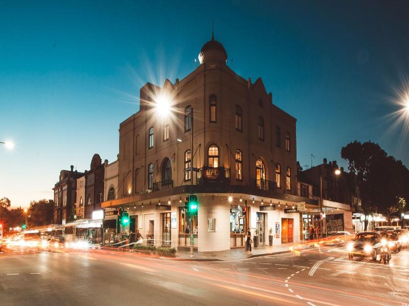 Crown Hotel Surry Hills image