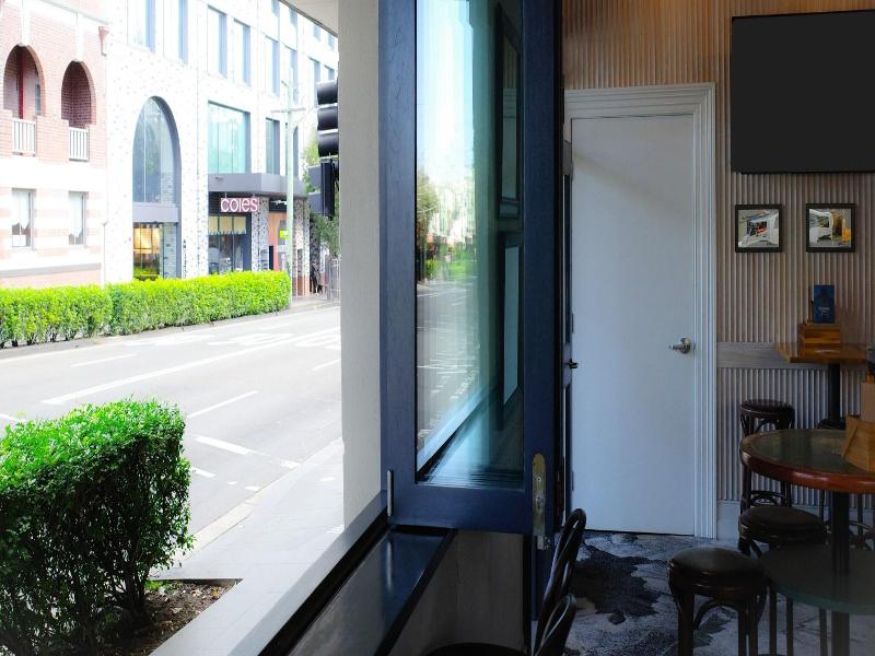Crown Hotel Surry Hills image