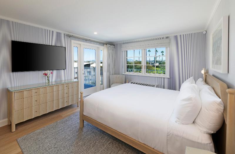 Bay Shores Peninsula Hotel image