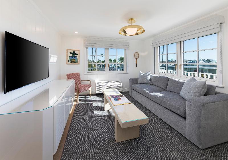 Bay Shores Peninsula Hotel image