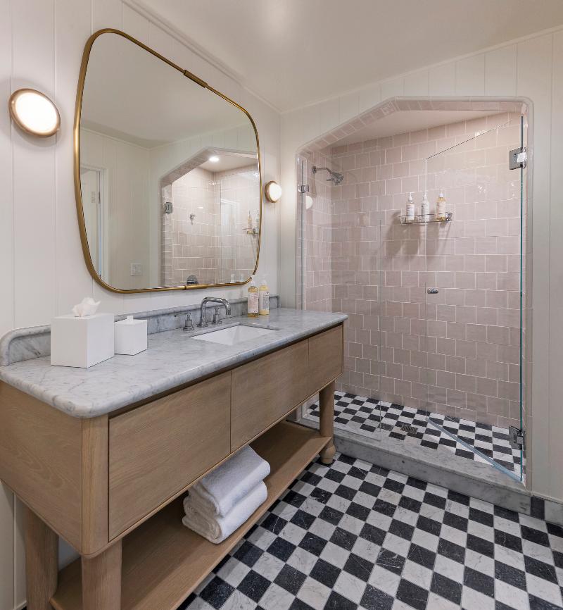 Bay Shores Peninsula Hotel image