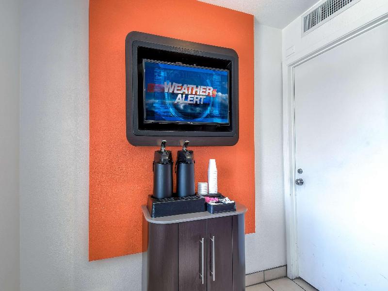 Motel 6 Corona, CA - Norco image