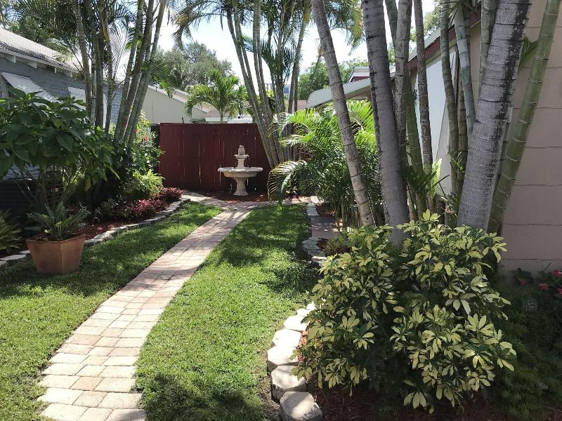 Inn Leather Guest House - Male Only LGBT