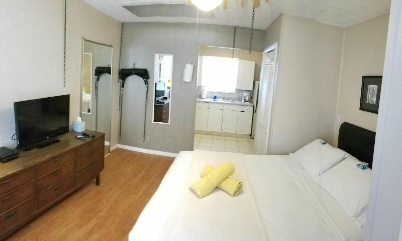 Inn Leather Guest House - Male Only LGBT image