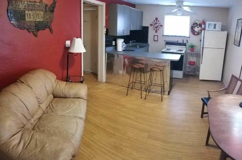 Inn Leather Guest House - Male Only LGBT