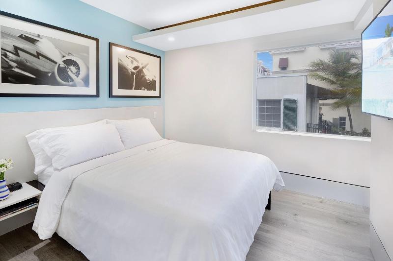 Ocean Treasure Beachside Suites image