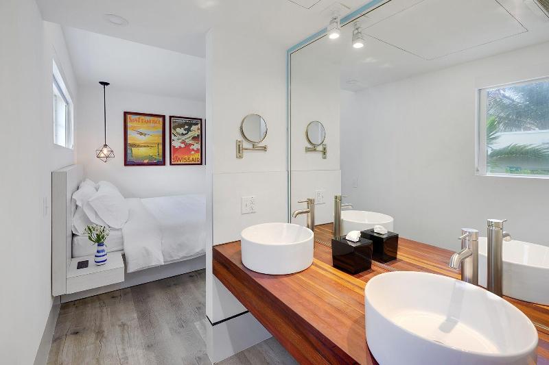 Ocean Treasure Beachside Suites image