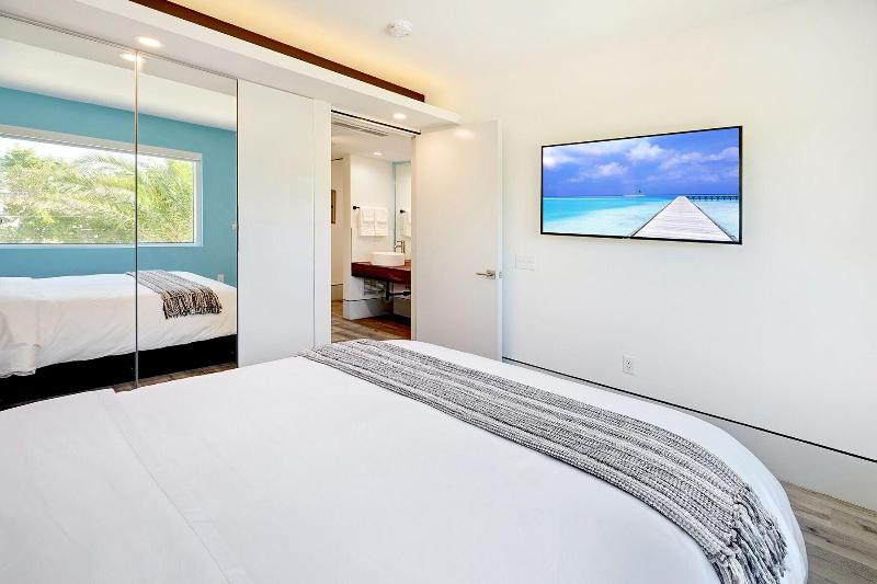 Ocean Treasure Beachside Suites image