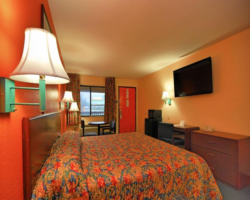 Texas Inn Harlingen image