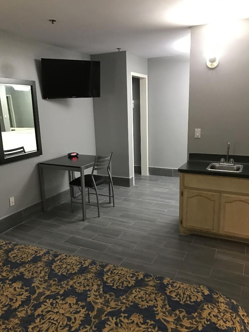 Express Inn image