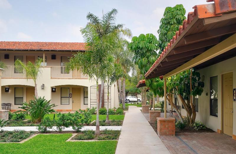 The Bungalows On Shary image