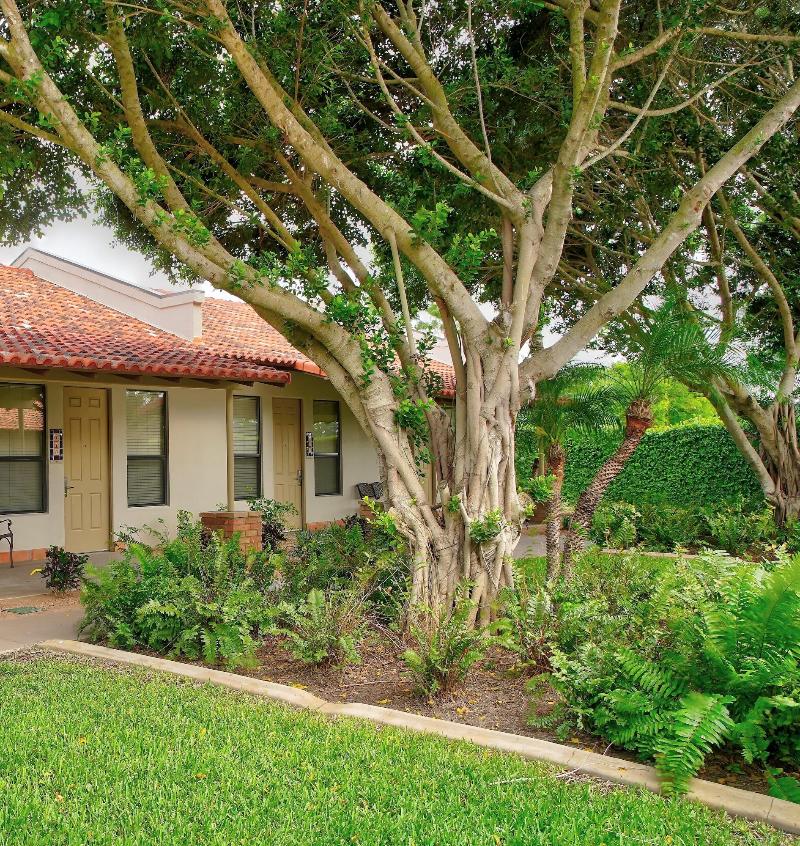 The Bungalows On Shary image
